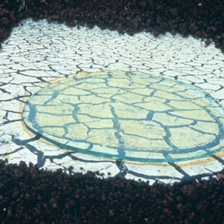 Cracked_Earth_Glass